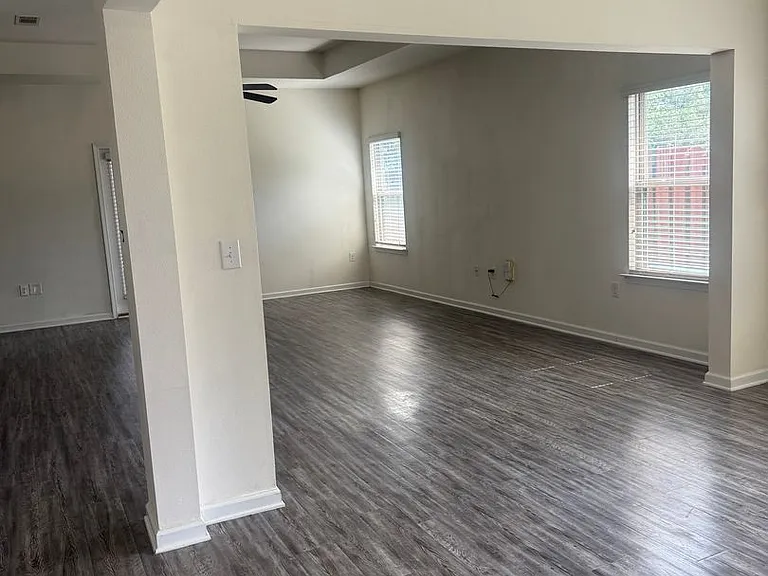 316 Merlin Ct — Photo 11