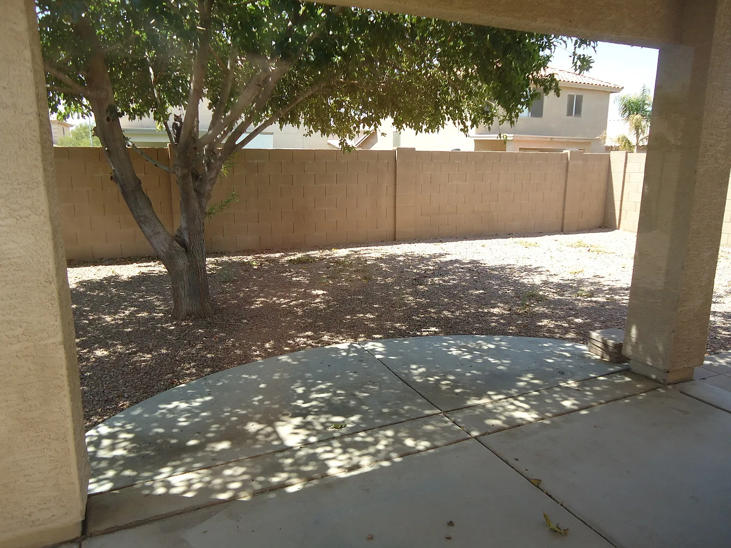 3 Bedroom 2 Bath- All tile- El Mirage — Photo 3