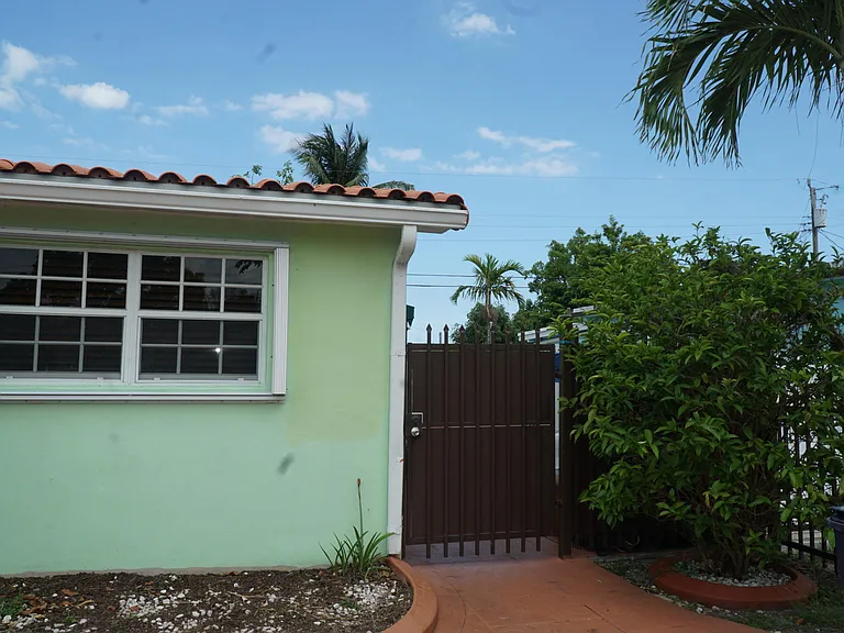 3311 SW 105th Ct — Photo 13