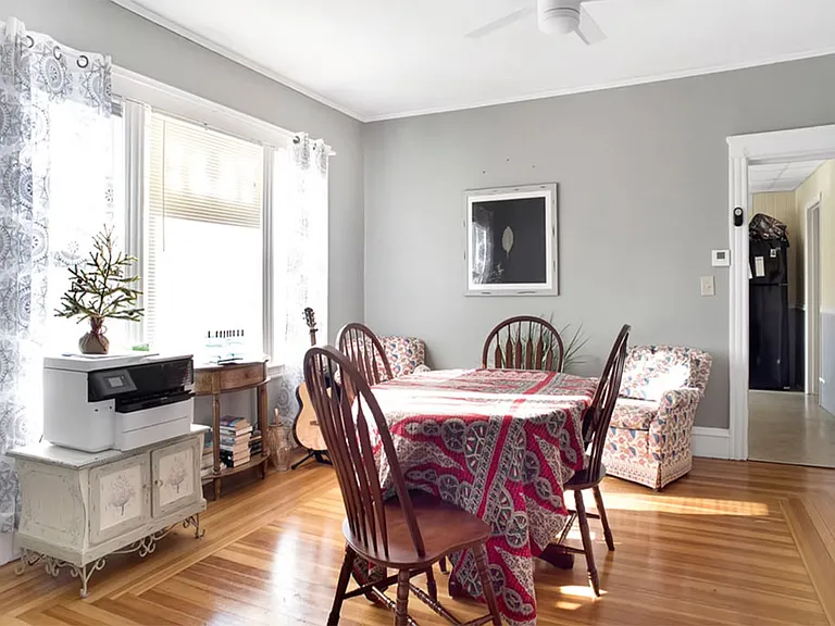 48 Pembroke Ave #2 — Photo 7