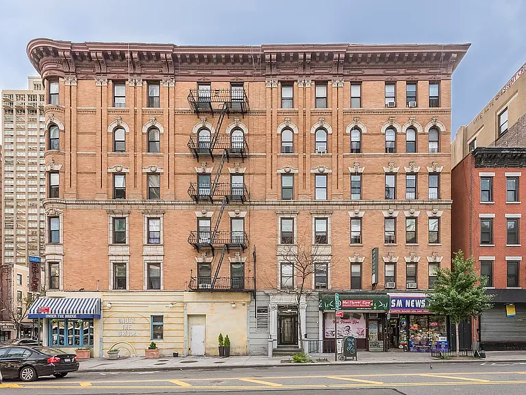 346 E 59th St #10 — Photo 9