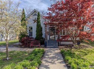 415 E Main St, Carlinville, IL