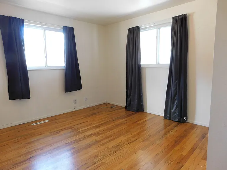 941 Walnut Ave — Photo 9