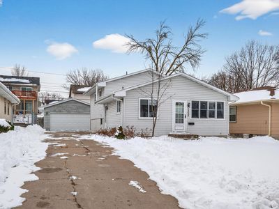 2354 Burke Ave E, North Saint Paul, MN, 55109
