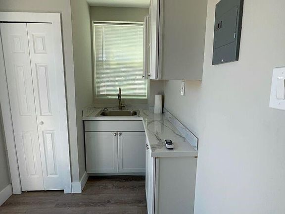 5th image of 706 Harvey Ave