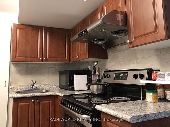 3rd image of 25 Linelle St #Basement