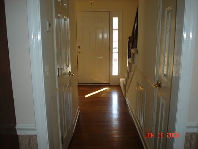 HARDWOOD FLOORS FOYER