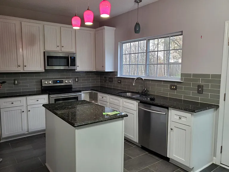 1122 Briarwood Dr — Photo 3