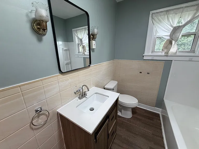 871 Horton St — Photo 22
