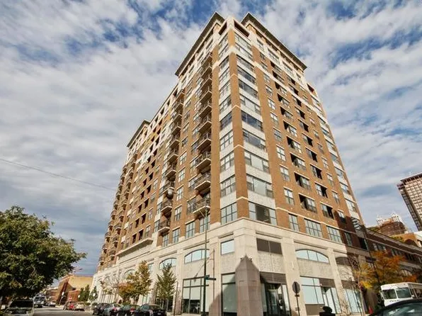 849 N Franklin St Unit 1208, Chicago, IL 60610