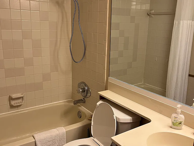 900 E Peachtree Ter — Photo 25