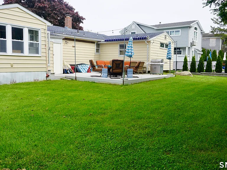 13 Pacific St — Photo 21