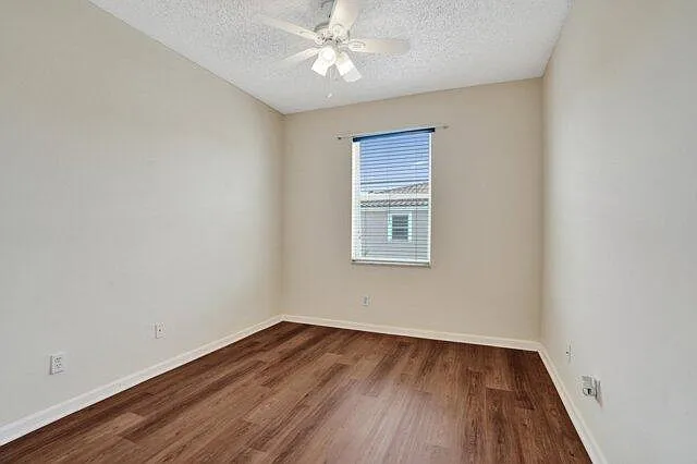 10581 NW 57th Ct — Photo 17