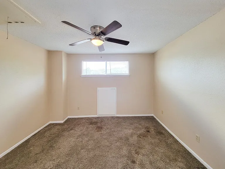 2710 Quail Creek Dr — Photo 32