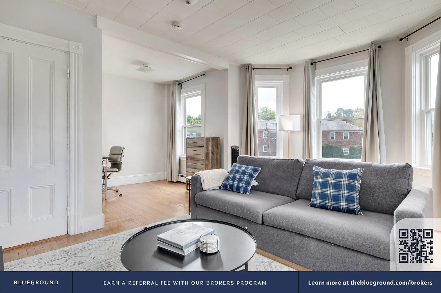 2 bed, 1.0 bath, 1150 sqft, $2,460 — Photo 3