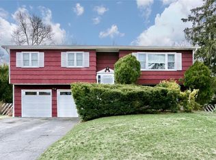 2 Chestnut Grove Ct, New City, NY 10956