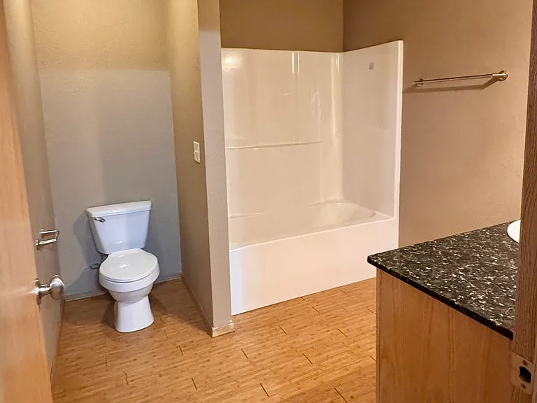 1214 Hanson Cir #1214 — Photo 4
