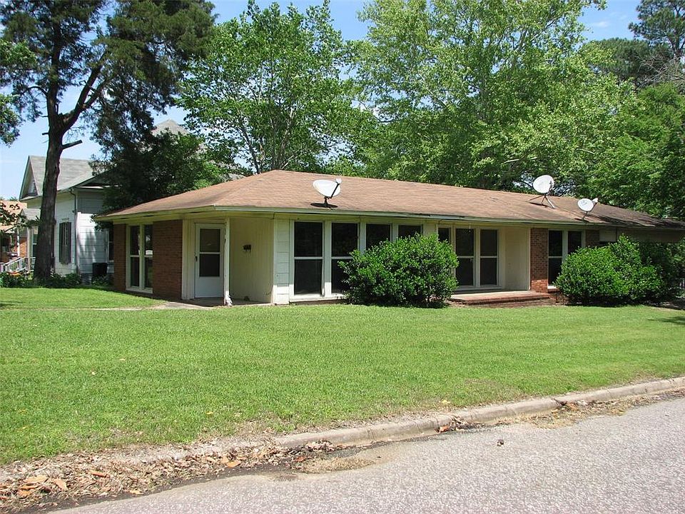 1st image of 200 N 9th Ave