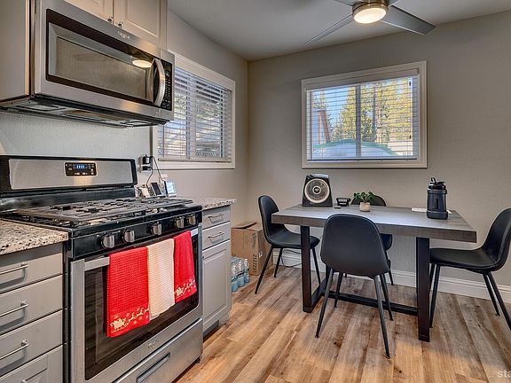 3rd image of 3689 Larch Ave