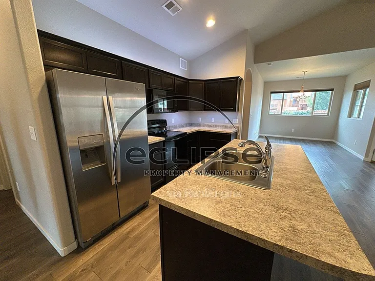 2921 Magnolia Ave — Photo 31