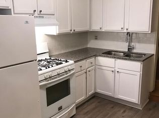 262 N Spring St, Elgin, IL 60120