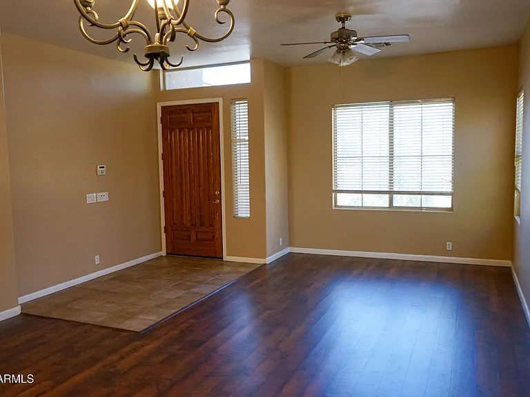 541 N Danielson Way — Photo 5