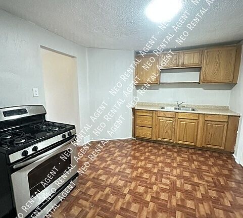 3rd image of 717 E 35th St