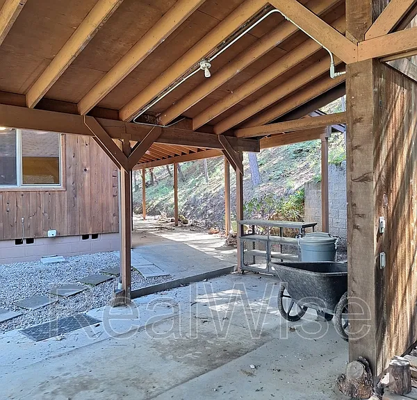 1711 Apache Dr — Photo 32