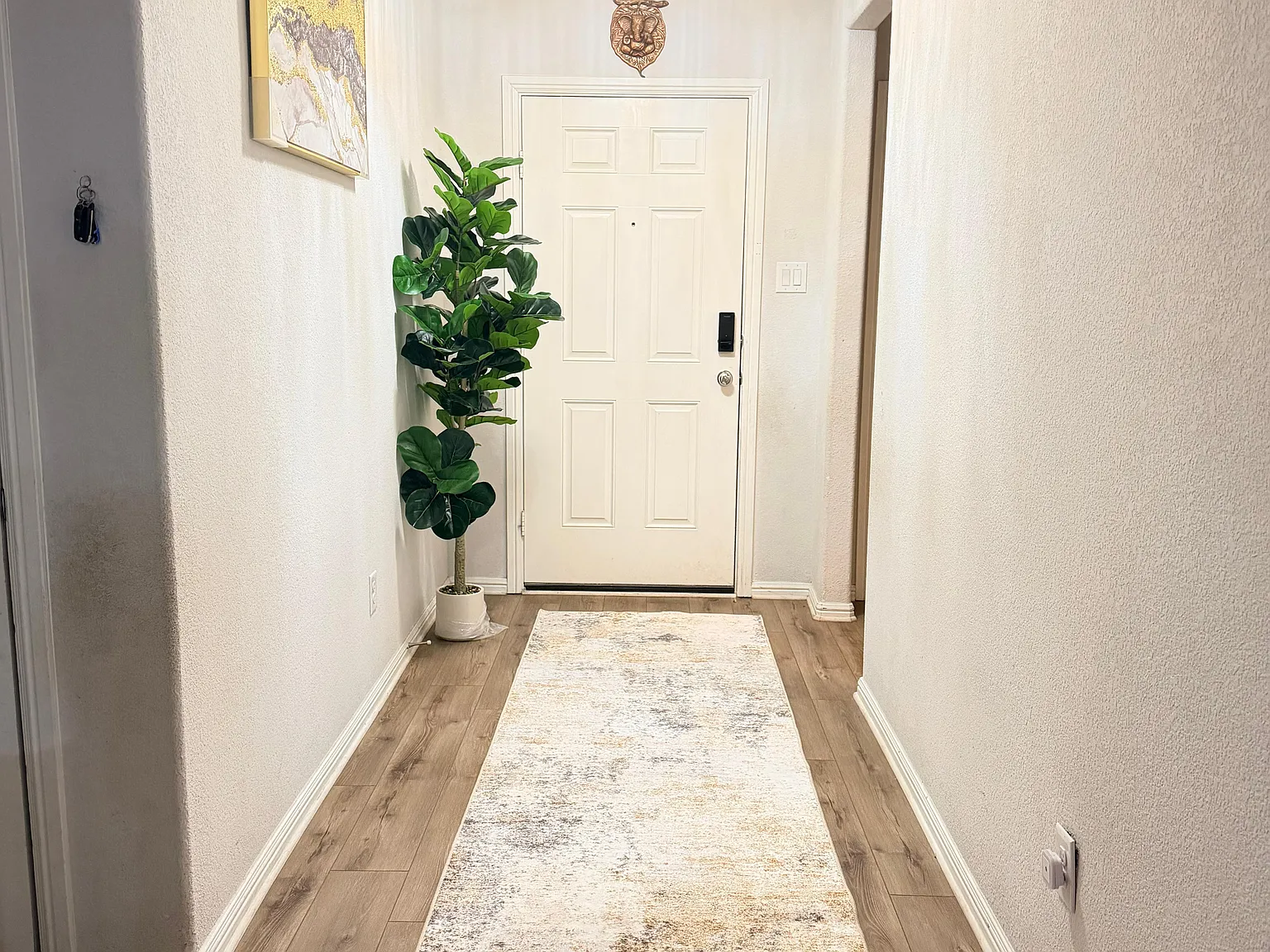 4 bed, 2119 sqft, $2,600 — Photo 2