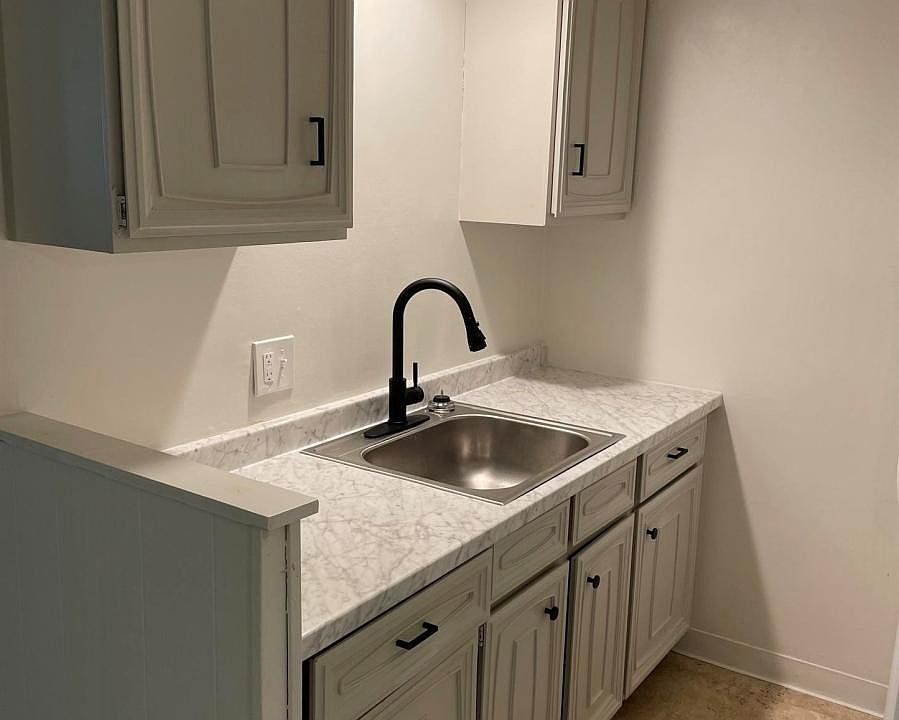 1st image of 1923 Sutton Ave #B1