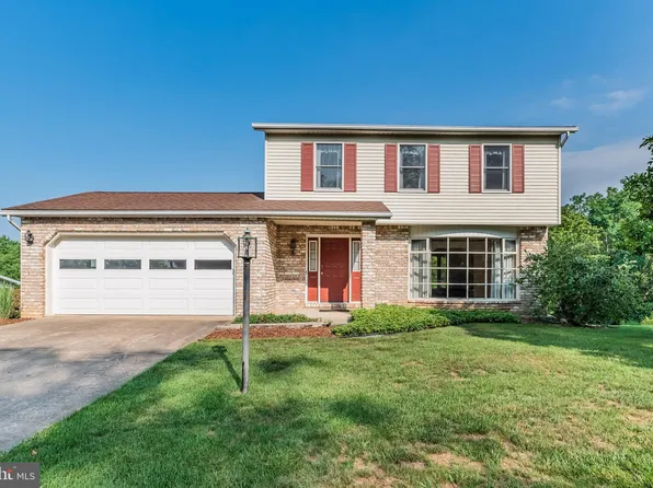 2221 Douglas Dr, Carlisle, PA 17013