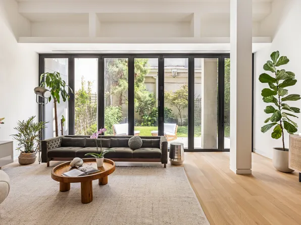 17 Bergen Street image 1 of 11