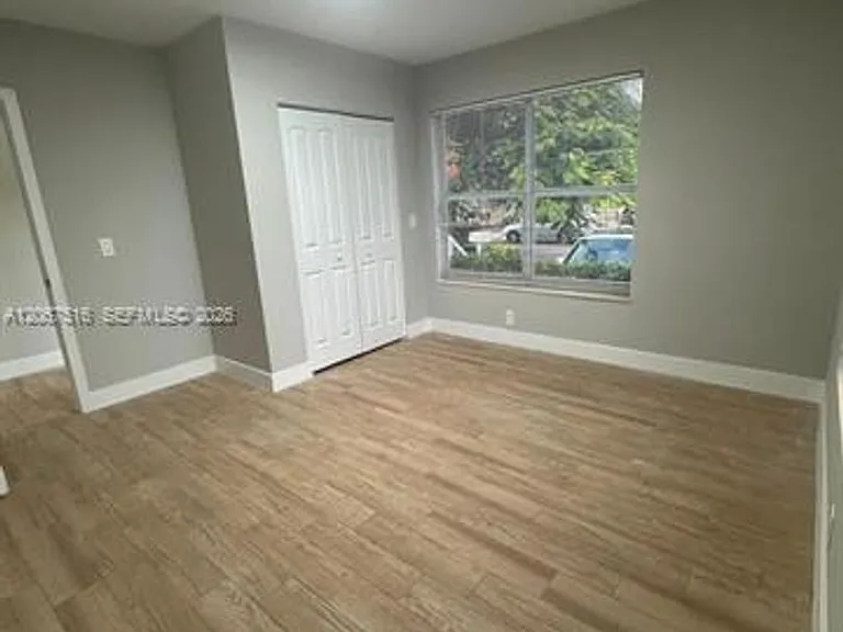 15 NW 31st Ave #15 — Photo 9