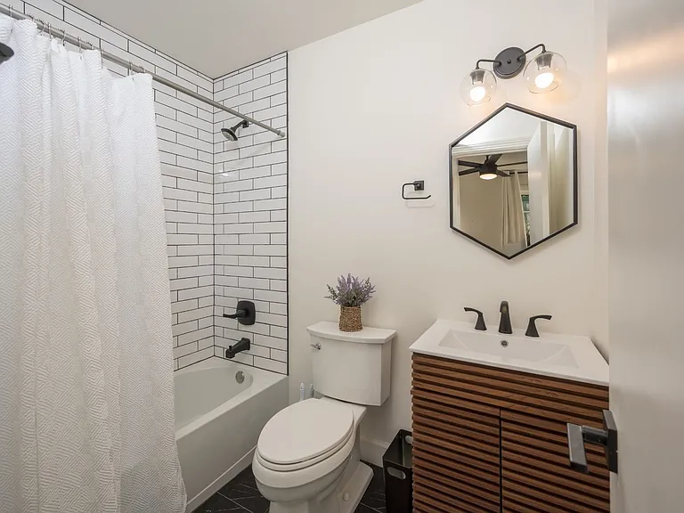 504 Bismark Dr — Photo 21