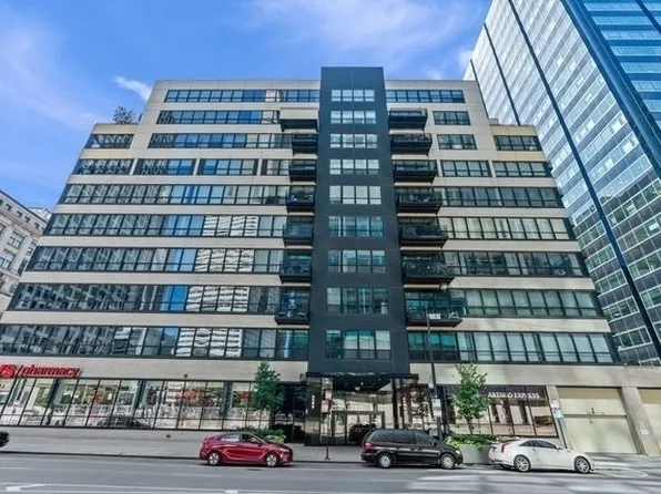 130 S Canal St APT 703, Chicago, IL 60606