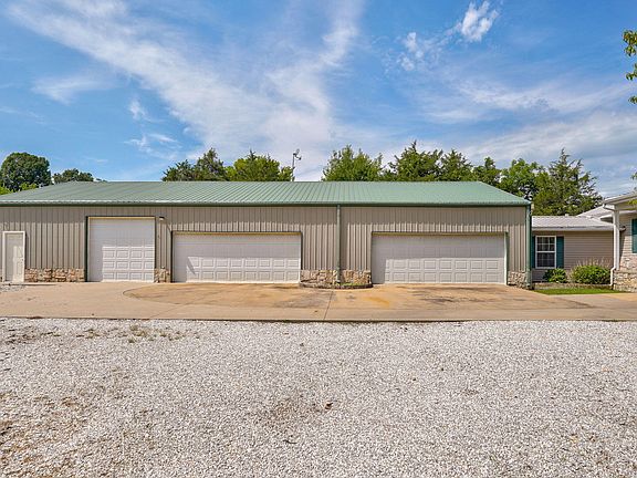 3rd image of 7222 N Farm Road 203