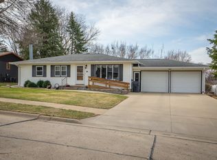 38 Prospect St SW, Le Mars, IA 51031