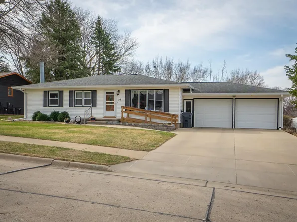 38 Prospect St SW, Le Mars, IA 51031