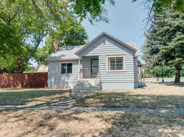 324 4th St, Cheney, WA 99004