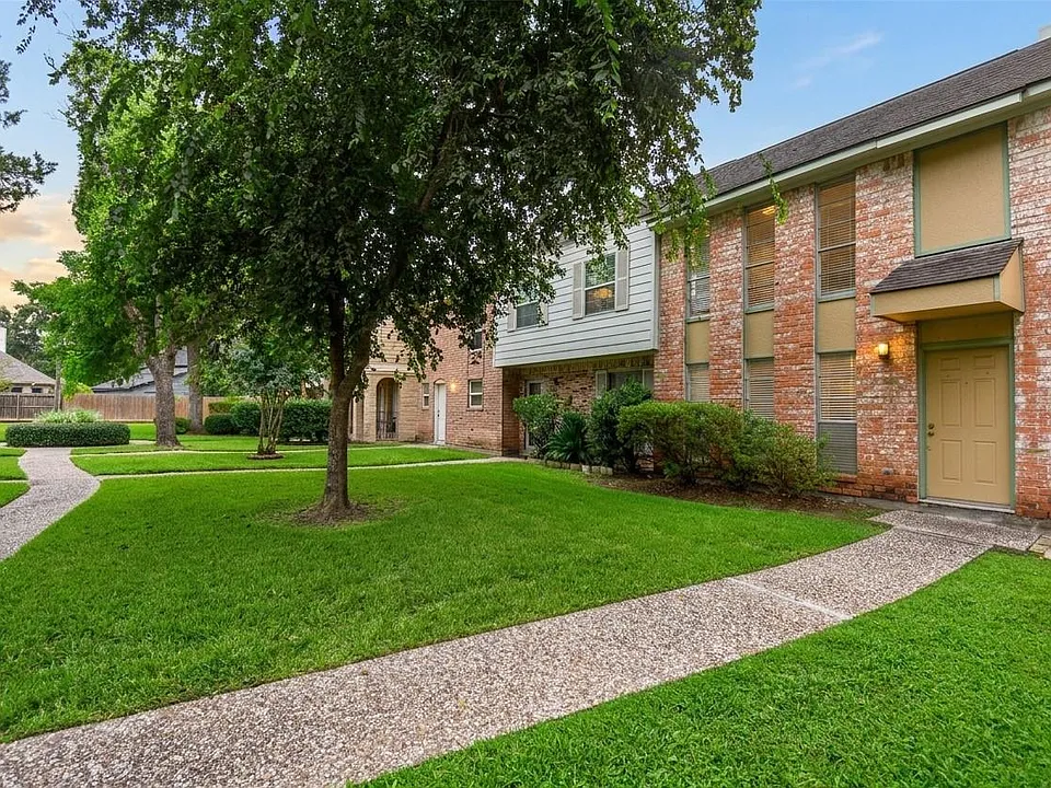 427 Sunset Dr #7