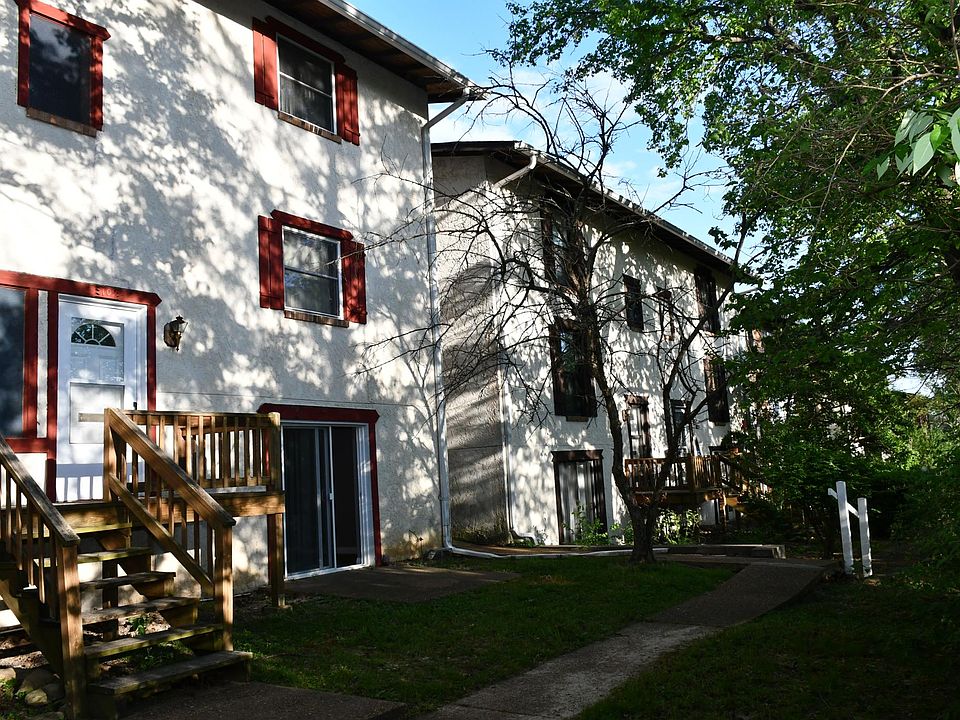 1st image of 109 Carmel Woods Dr