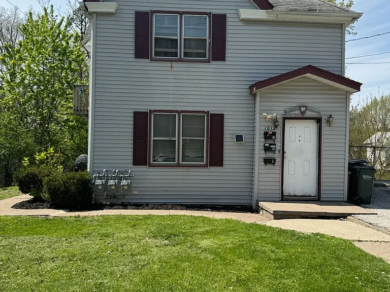 1012 Bridge Ave — Photo 1
