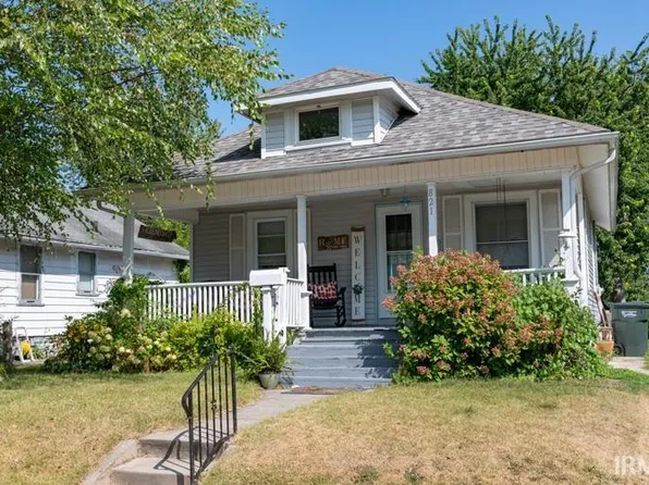821 E Victoria St, South Bend, IN 46614