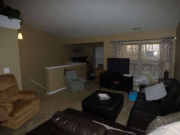 4th image of 61117 Greenwood Dr #1