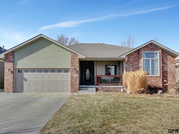 6901 Lacroix Dr, Lincoln, NE 68526