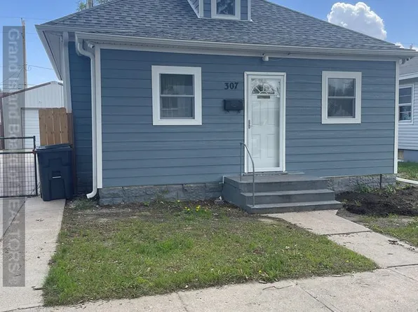 307 W 15th St, Grand Island, NE 68801