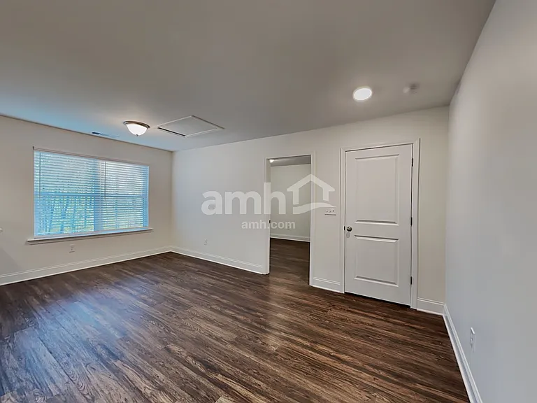 5275 Hudson Valley Dr — Photo 11