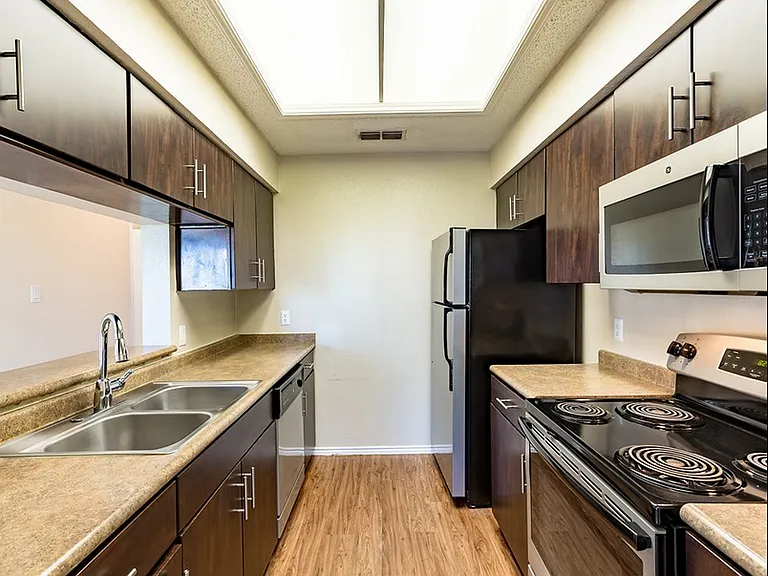 Summer House Apartment Homes — Photo 30