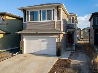 250 W Hotchkiss Cmn SE, Calgary, AB T3S0N1