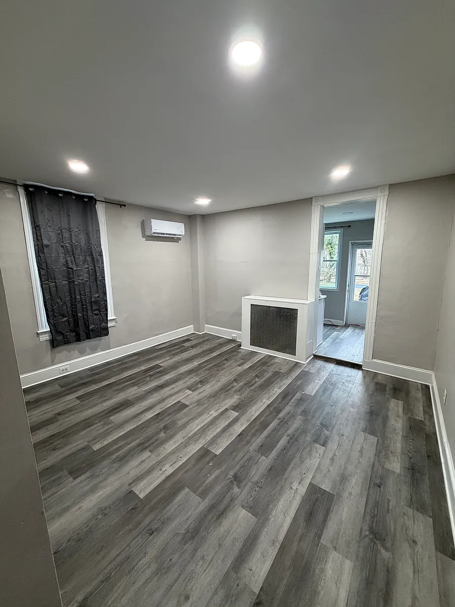 Building Photo - 3010 White Ave #B